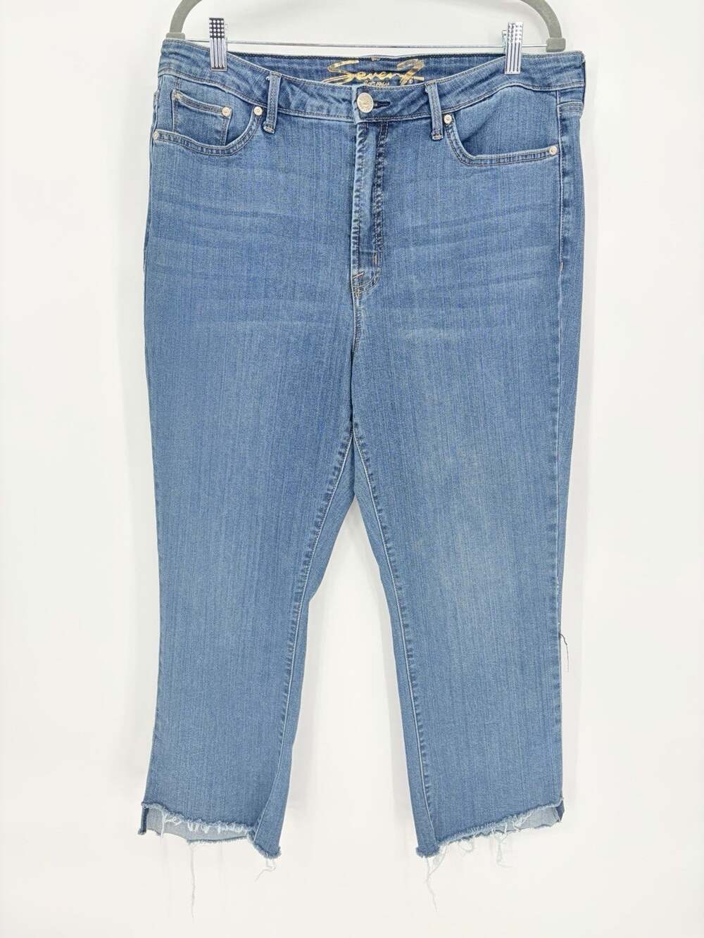 Seven7 Light Wash Distressed Girlfriend Cropped Jeans Size 16 Stretch Denim